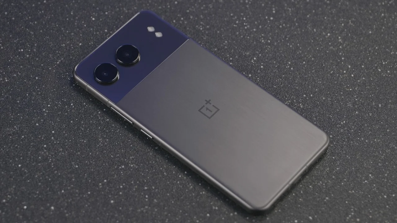 Oneplus का 5G स्मार्टफोन 12GB रैम, 256GB स्टोरेज के साथ 100W का सुपरफास्ट चार्जर में पेश हुआ